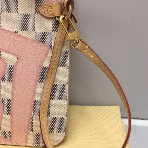 ⛔️ SOLD⛔️Tahitienne Damier Azur Neverfull Wristlet - Picture 3 of 8